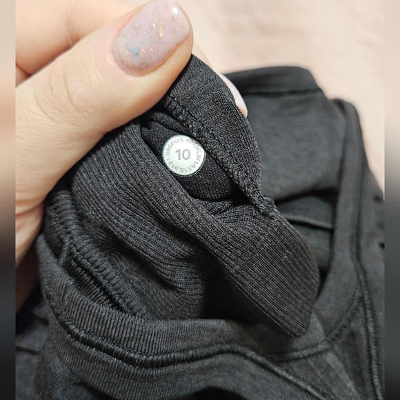 Lululemon Ebb to Street Tank Black Sz 10 - Picture 10 of 10